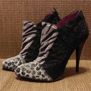 NWOT * STILETTO ANIMAL PRINT SHAGGY BOOTS FAUX FUR